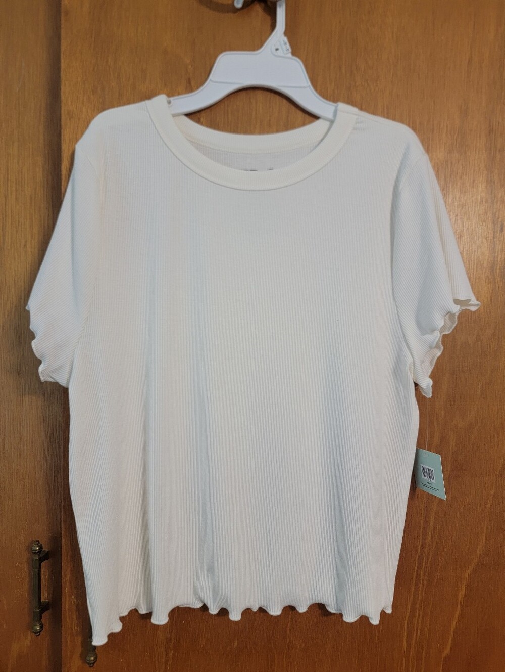The Spring Shop White Ribbed Short Sleeve Tee with Lettuce Hem XL Rebel Sky